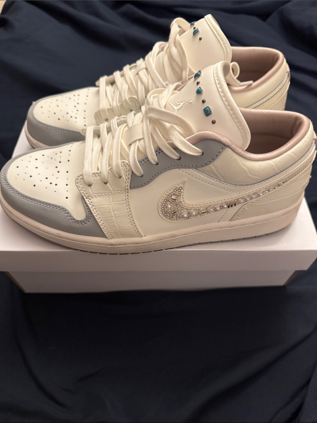 Air Jordan 1 Low “Turquoise Stone” Gem Swoosh 10.5 Women